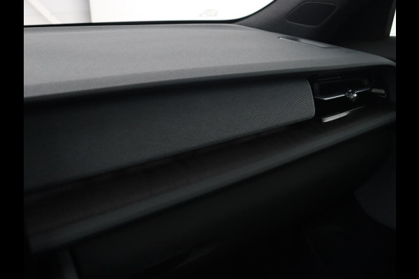 Polestar 2 Long Range Dual Motor Launch Edition 78kWh | Panoramadak | Trekhaak | Stoel & stuurverwarming | 360 camera | Adaptive cruise | Harman/Kardon | Carplay