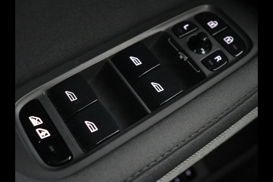 Polestar 2 Long Range Dual Motor Launch Edition 78kWh | Panoramadak | Trekhaak | Stoel & stuurverwarming | 360 camera | Adaptive cruise | Harman/Kardon | Carplay
