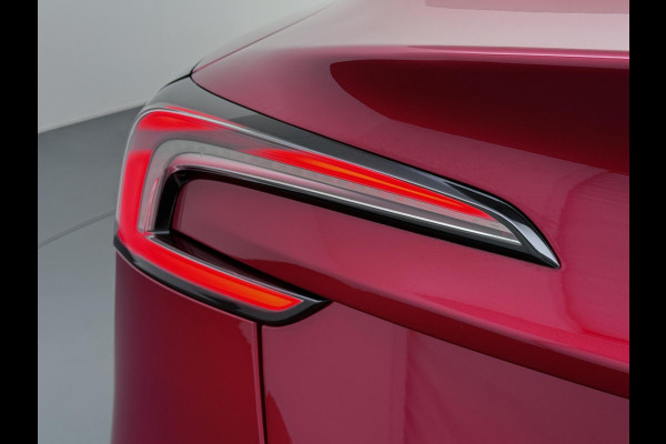 Tesla Model 3 Long Range AWD 78 kWh TREKHAAK | FULL SELFDRIVE | VOLLEDIGE FABRIEKSGARANTIE T/M 12-2027/80.000KM | AANDRIJFLIJN EN ACCU GARANTIE T/M 12-2031