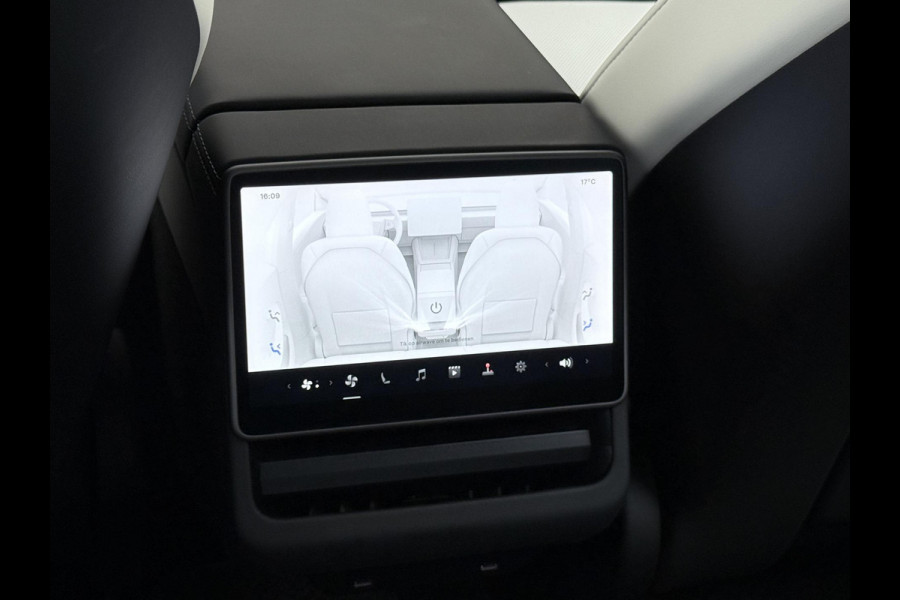 Tesla Model 3 Long Range AWD 78 kWh TREKHAAK | FULL SELFDRIVE | VOLLEDIGE FABRIEKSGARANTIE T/M 12-2027/80.000KM | AANDRIJFLIJN EN ACCU GARANTIE T/M 12-2031