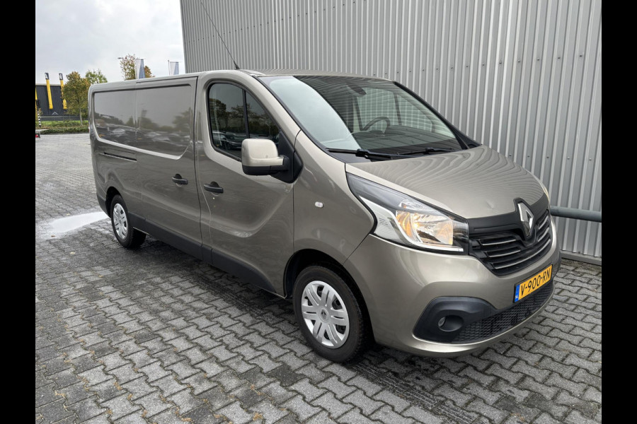 Renault Trafic 1.6 dCi T29 L2H1 Comfort*A/C*NAVI*HAAK*CRUISE*PDC* Renault Trafic 1.6 dCi T29 L2H1 Comfort*A/C*NAVI*HAAK*CRUISE*PDC*