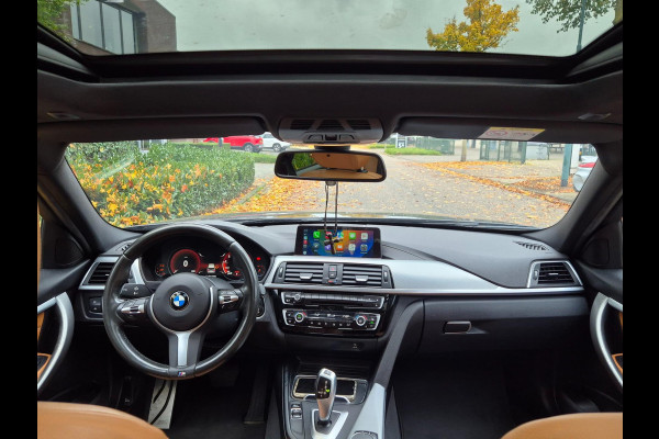 BMW 3 Serie Touring M Sport Panorama Apple CarPlay Elk. Trekhaak 6WB Dig. dash NAP NBT EVO Navi Draadloos lader BMW 3 Serie Touring M Sport Panorama Apple CarPlay Elk. Trekhaak 6WB Dig. dash NAP NBT EVO Navi Draadloos lader