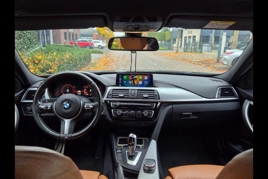 BMW 3 Serie Touring M Sport Panorama Apple CarPlay Elk. Trekhaak 6WB Dig. dash NAP NBT EVO Navi Draadloos lader BMW 3 Serie Touring M Sport Panorama Apple CarPlay Elk. Trekhaak 6WB Dig. dash NAP NBT EVO Navi Draadloos lader