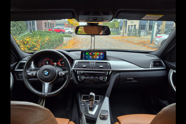 BMW 3 Serie Touring M Sport Panorama Apple CarPlay Elk. Trekhaak 6WB Dig. dash NAP NBT EVO Navi Draadloos lader BMW 3 Serie Touring M Sport Panorama Apple CarPlay Elk. Trekhaak 6WB Dig. dash NAP NBT EVO Navi Draadloos lader