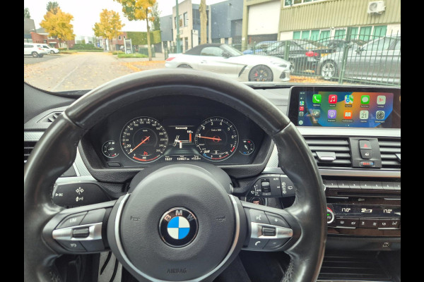 BMW 3 Serie Touring M Sport Panorama Apple CarPlay Elk. Trekhaak 6WB Dig. dash NAP NBT EVO Navi Draadloos lader BMW 3 Serie Touring M Sport Panorama Apple CarPlay Elk. Trekhaak 6WB Dig. dash NAP NBT EVO Navi Draadloos lader