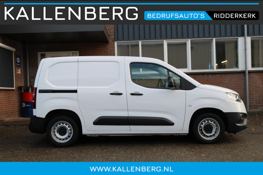 Toyota PROACE CITY 1.5 D-4D Live 102PK / Multi stuur / App connect / Laadruimte inrichting Toyota PROACE CITY 1.5 D-4D Live 102PK / Multi stuur / App connect / Laadruimte inrichting