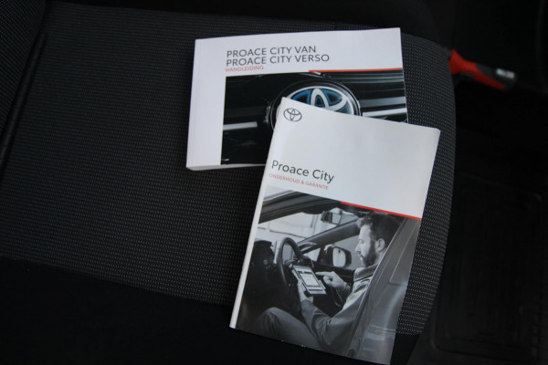 Toyota PROACE CITY 1.5 D-4D Live 102PK / Multi stuur / App connect / Laadruimte inrichting Toyota PROACE CITY 1.5 D-4D Live 102PK / Multi stuur / App connect / Laadruimte inrichting