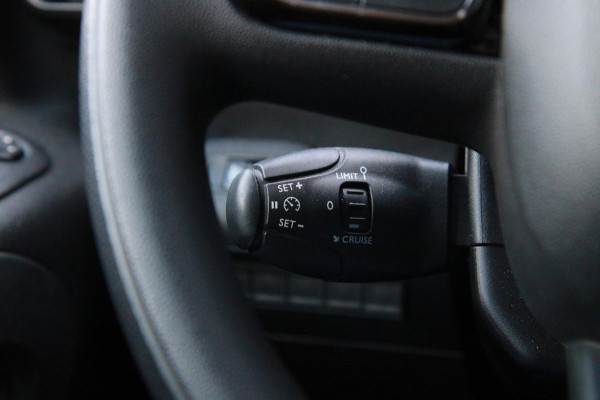Toyota PROACE CITY 1.5 D-4D Live 102PK / Multi stuur / App connect / Laadruimte inrichting Toyota PROACE CITY 1.5 D-4D Live 102PK / Multi stuur / App connect / Laadruimte inrichting