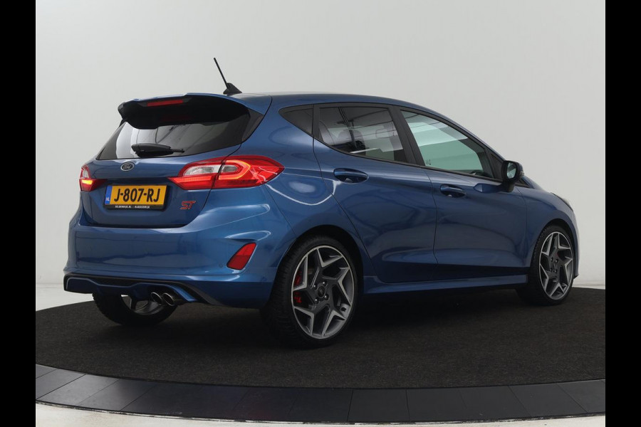 Ford Fiesta 1.5 EcoBoost ST-3 | Origineel NL | 1e eigenaar | Stoelverwarming | B&O Sound | Half leder | Carplay | Navigatie | Stuurverwarming | Full LED | Parkeerhulp Ford Fiesta 1.5 EcoBoost ST-3 | Origineel NL | 1e eigenaar | Stoelverwarming | B&O Sound | Half leder | Carplay | Navigatie | Stuurverwarming | Full LED | Parkeerhulp