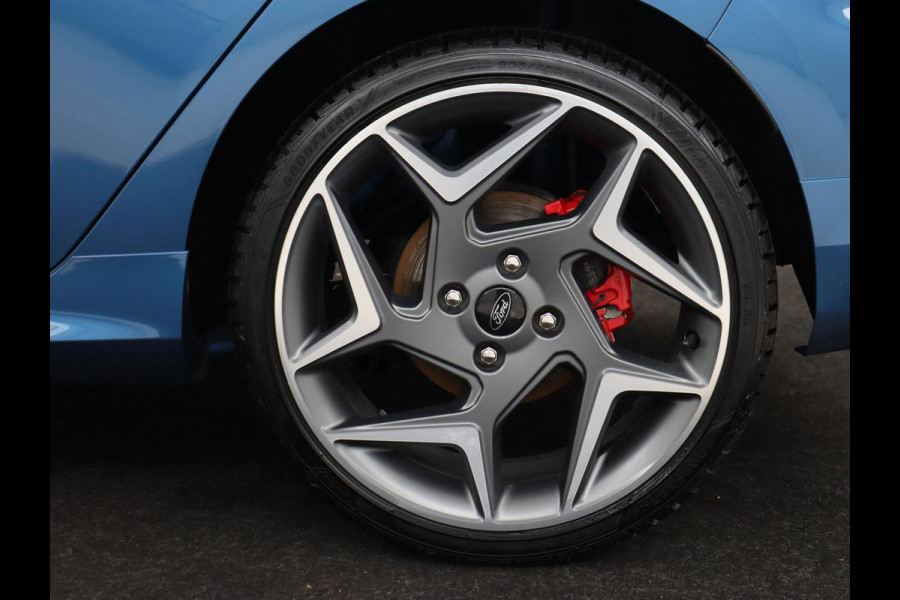 Ford Fiesta 1.5 EcoBoost ST-3 | Origineel NL | 1e eigenaar | Stoelverwarming | B&O Sound | Half leder | Carplay | Navigatie | Stuurverwarming | Full LED | Parkeerhulp Ford Fiesta 1.5 EcoBoost ST-3 | Origineel NL | 1e eigenaar | Stoelverwarming | B&O Sound | Half leder | Carplay | Navigatie | Stuurverwarming | Full LED | Parkeerhulp