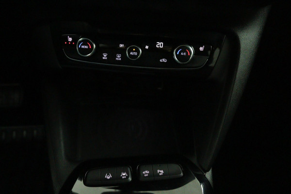 Opel CORSA-E Elegance 50 kWh*3FASE*CRUISE*ECC*NAVI*CARPLAY* Opel CORSA-E Elegance 50 kWh*3FASE*CRUISE*ECC*NAVI*CARPLAY*