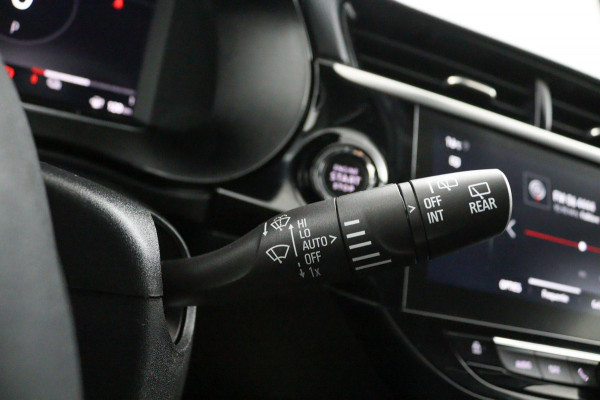 Opel CORSA-E Elegance 50 kWh*3FASE*CRUISE*ECC*NAVI*CARPLAY* Opel CORSA-E Elegance 50 kWh*3FASE*CRUISE*ECC*NAVI*CARPLAY*
