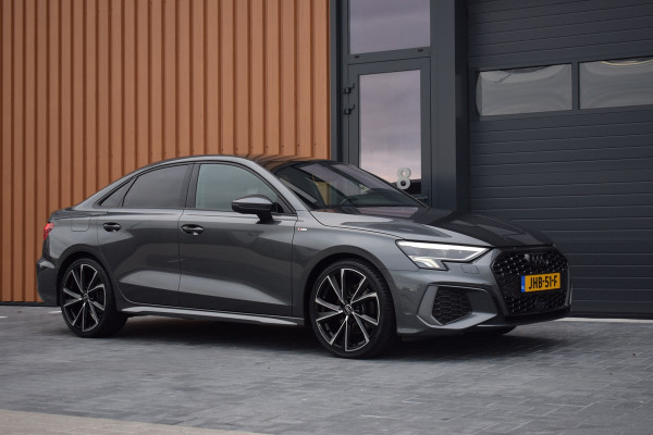 Audi A3 Limousine 35 TFSI 150pk S-tronic S-line | ACC | Carplay | Sfeer | LED | 19" Audi A3 Limousine 35 TFSI 150pk S-tronic S-line | ACC | Carplay | Sfeer | LED | 19"
