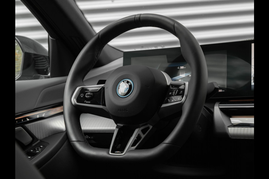 BMW i5 eDrive40 M-Sport - Onderstel Prof - Driving Ass Plus - Comfortstoelen BMW i5 eDrive40 M-Sport - Onderstel Prof - Driving Ass Plus - Comfortstoelen