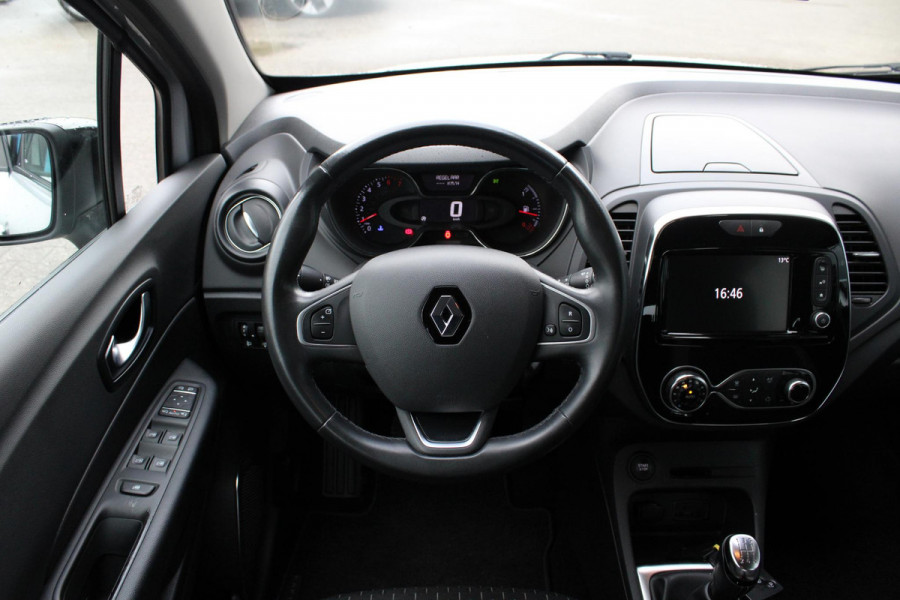 Renault Captur 0.9 TCe Intens | Trekhaak | Climate Control | Navigatie | Cruise Control | Camera | Renault Captur 0.9 TCe Intens | Trekhaak | Climate Control | Navigatie | Cruise Control | Camera |