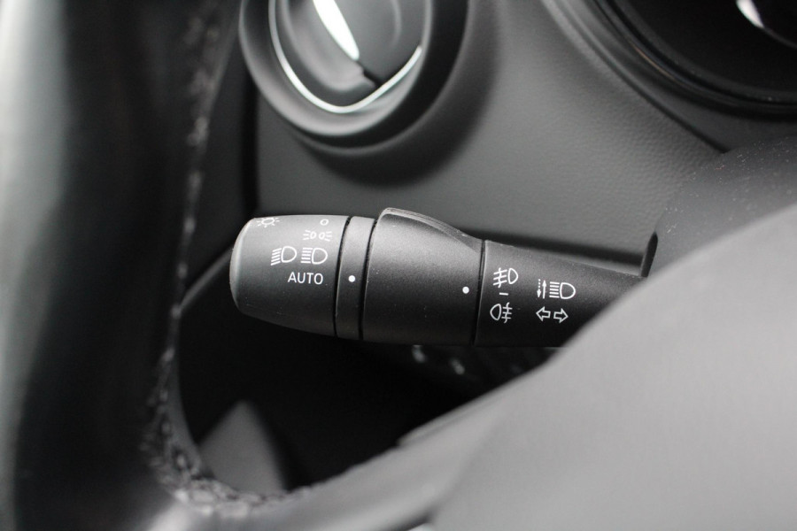 Renault Captur 0.9 TCe Intens | Trekhaak | Climate Control | Navigatie | Cruise Control | Camera | Renault Captur 0.9 TCe Intens | Trekhaak | Climate Control | Navigatie | Cruise Control | Camera |