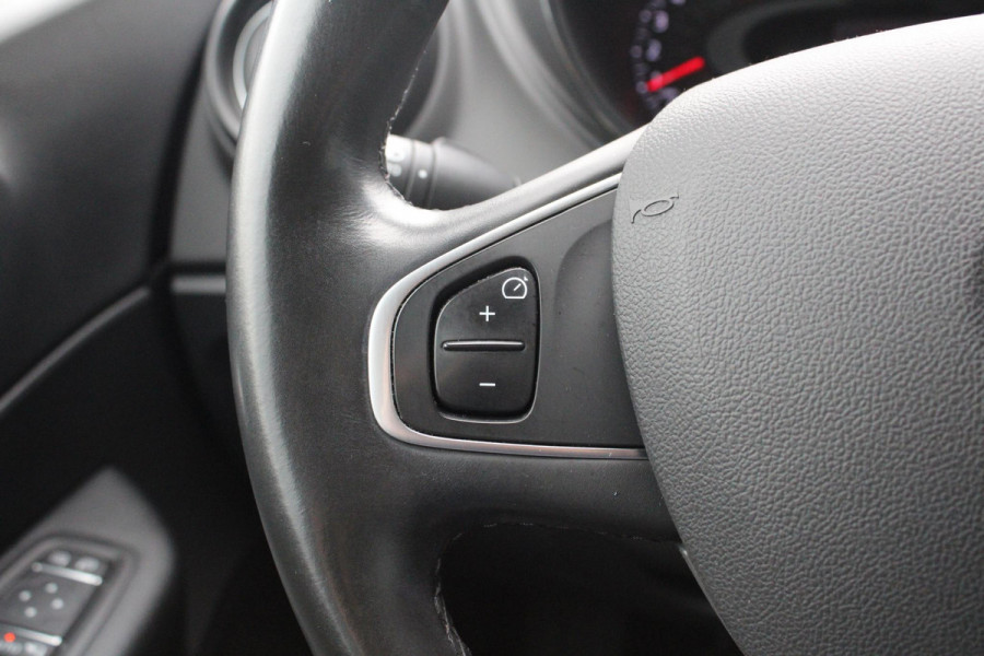 Renault Captur 0.9 TCe Intens | Trekhaak | Climate Control | Navigatie | Cruise Control | Camera | Renault Captur 0.9 TCe Intens | Trekhaak | Climate Control | Navigatie | Cruise Control | Camera |