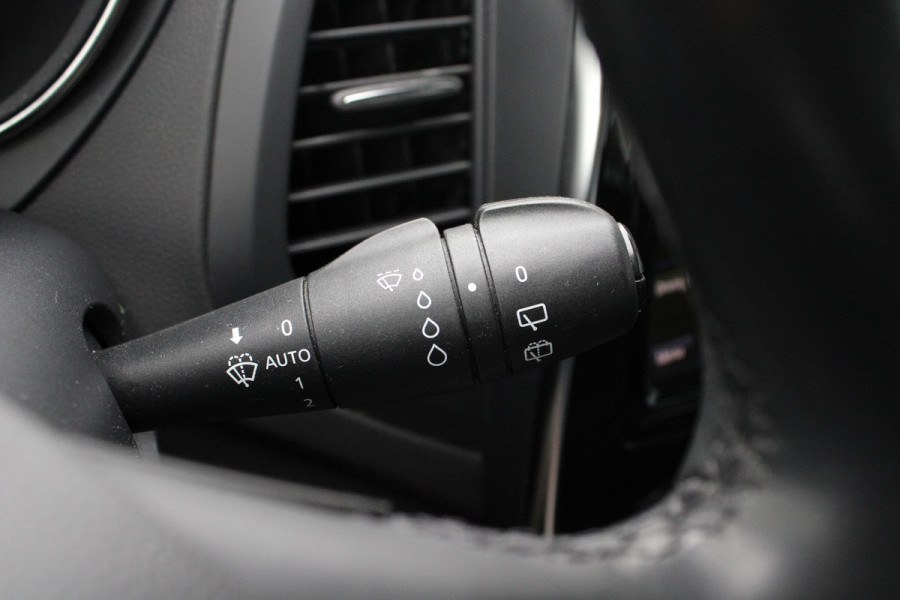 Renault Captur 0.9 TCe Intens | Trekhaak | Climate Control | Navigatie | Cruise Control | Camera | Renault Captur 0.9 TCe Intens | Trekhaak | Climate Control | Navigatie | Cruise Control | Camera |