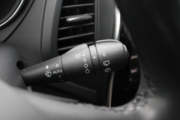 Renault Captur 0.9 TCe Intens | Trekhaak | Climate Control | Navigatie | Cruise Control | Camera | Renault Captur 0.9 TCe Intens | Trekhaak | Climate Control | Navigatie | Cruise Control | Camera |