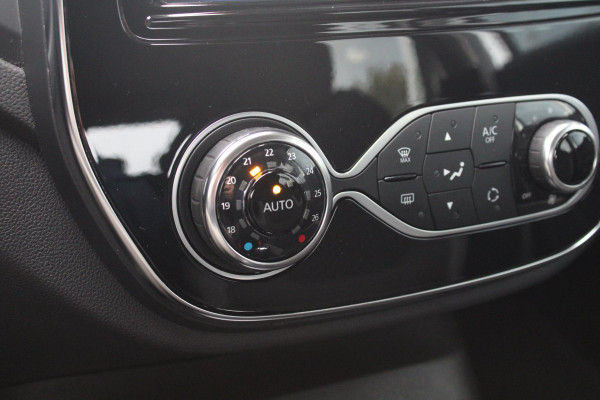 Renault Captur 0.9 TCe Intens | Trekhaak | Climate Control | Navigatie | Cruise Control | Camera | Renault Captur 0.9 TCe Intens | Trekhaak | Climate Control | Navigatie | Cruise Control | Camera |