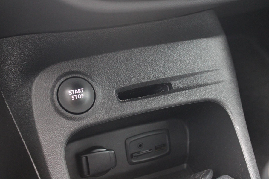 Renault Captur 0.9 TCe Intens | Trekhaak | Climate Control | Navigatie | Cruise Control | Camera | Renault Captur 0.9 TCe Intens | Trekhaak | Climate Control | Navigatie | Cruise Control | Camera |
