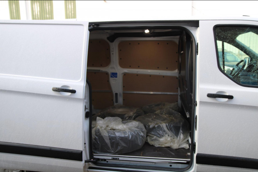 Ford Transit Custom 300 2.0 TDCI L2H1 Trend / Camera / Stoel verwarming / Sync 3 Ford Transit Custom 300 2.0 TDCI L2H1 Trend / Camera / Stoel verwarming / Sync 3