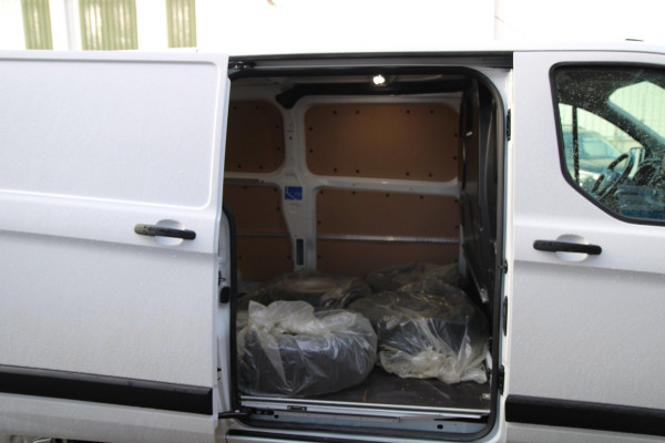 Ford Transit Custom 300 2.0 TDCI L2H1 Trend / Camera / Stoel verwarming / Sync 3 Ford Transit Custom 300 2.0 TDCI L2H1 Trend / Camera / Stoel verwarming / Sync 3