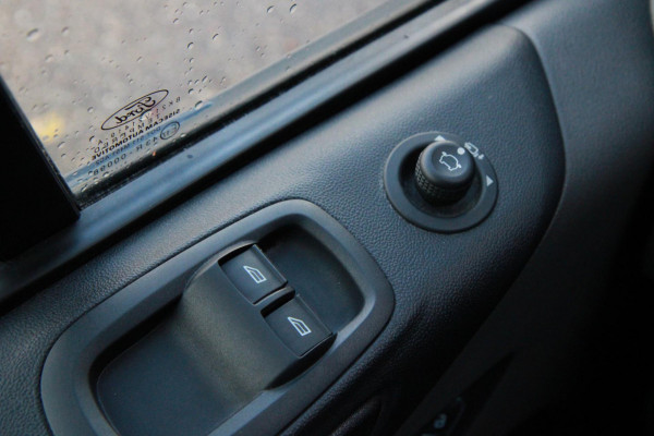 Ford Transit Custom 300 2.0 TDCI L2H1 Trend / Camera / Stoel verwarming / Sync 3 Ford Transit Custom 300 2.0 TDCI L2H1 Trend / Camera / Stoel verwarming / Sync 3