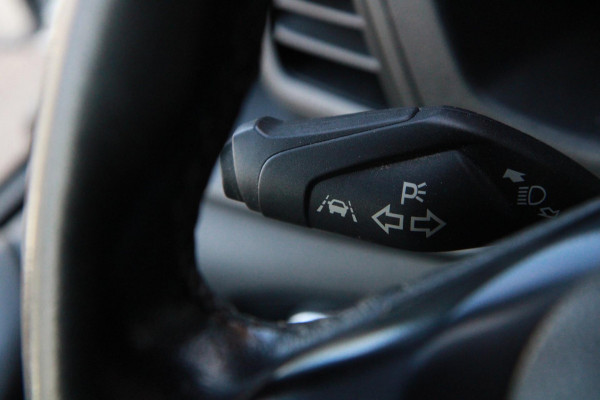 Ford Transit Custom 300 2.0 TDCI L2H1 Trend / Camera / Stoel verwarming / Sync 3 Ford Transit Custom 300 2.0 TDCI L2H1 Trend / Camera / Stoel verwarming / Sync 3