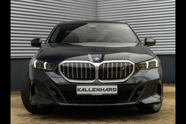 BMW i5 eDrive40 M-Sport - Onderstel Prof - Driving Ass Plus - Comfortstoelen BMW i5 eDrive40 M-Sport - Onderstel Prof - Driving Ass Plus - Comfortstoelen