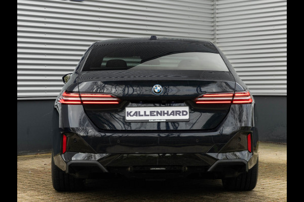 BMW i5 eDrive40 M-Sport - Onderstel Prof - Driving Ass Plus - Comfortstoelen BMW i5 eDrive40 M-Sport - Onderstel Prof - Driving Ass Plus - Comfortstoelen