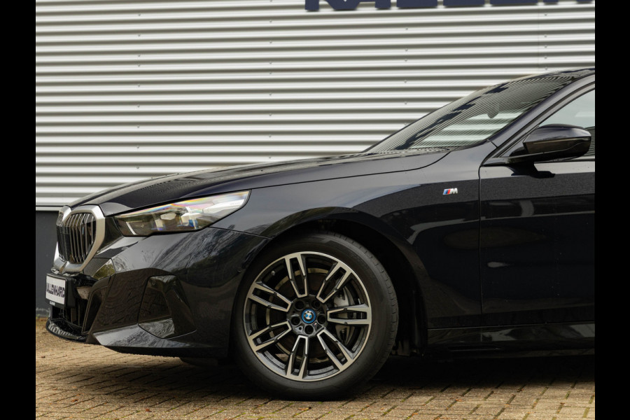 BMW i5 eDrive40 M-Sport - Onderstel Prof - Driving Ass Plus - Comfortstoelen BMW i5 eDrive40 M-Sport - Onderstel Prof - Driving Ass Plus - Comfortstoelen