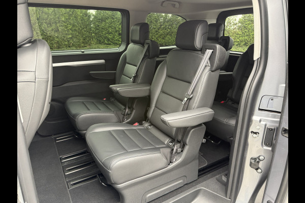 Peugeot e-Traveller 75 kWh Business VIP / PRIJS INCL BTW /**7.401 KM**/ FULL ELECTRIC / 6-PERSOONS / 2x SCHUIFDEUR / LEDER / MASSAGE...... Peugeot e-Traveller 75 kWh Business VIP / PRIJS INCL BTW /**7.401 KM**/ FULL ELECTRIC / 6-PERSOONS / 2x SCHUIFDEUR / LEDER / MASSAGE......