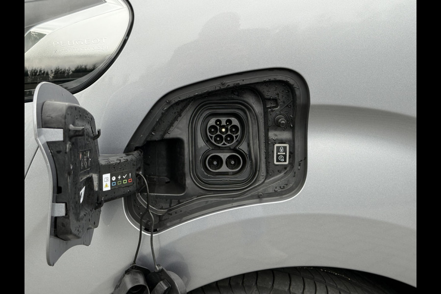 Peugeot e-Traveller 75 kWh Business VIP / PRIJS INCL BTW /**7.401 KM**/ FULL ELECTRIC / 6-PERSOONS / 2x SCHUIFDEUR / LEDER / MASSAGE...... Peugeot e-Traveller 75 kWh Business VIP / PRIJS INCL BTW /**7.401 KM**/ FULL ELECTRIC / 6-PERSOONS / 2x SCHUIFDEUR / LEDER / MASSAGE......