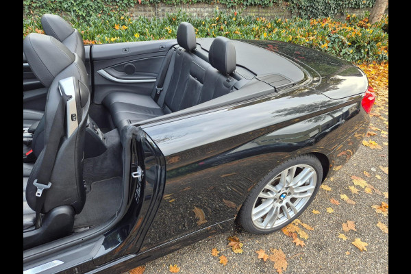 BMW 4 Serie Cabrio 420i M Sport High Executive Cabrio Dig. Dash Apple CarPlay Elek.Stoelen Nbt Evo GR Navi Leder Zwart NAP BMW 4 Serie Cabrio 420i M Sport High Executive Cabrio Dig. Dash Apple CarPlay Elek.Stoelen Nbt Evo GR Navi Leder Zwart NAP