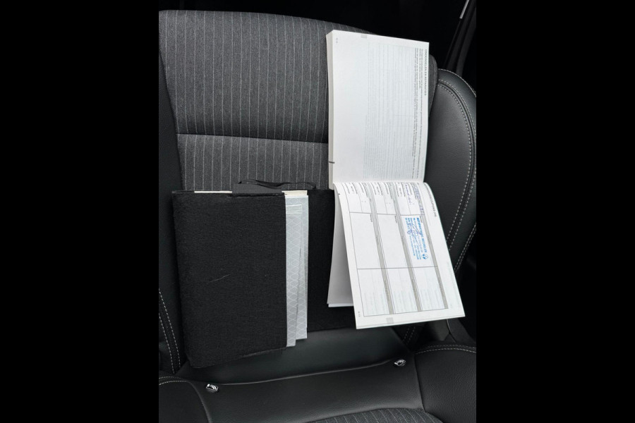 Renault Grand Scénic TCe 140 EDC Techno Groot navi / Full LED / P-sensor & camera