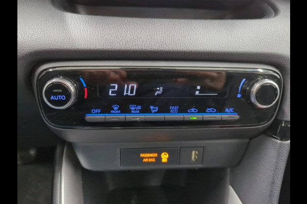 Toyota Yaris 1.5 Hybrid Active Auto. Navigatie Apple Carplay/Android Auto Camera Adaptive Cruise Control  Climate Control Toyota Yaris 1.5 Hybrid Active Auto. Navigatie Apple Carplay/Android Auto Camera Adaptive Cruise Control  Climate Control