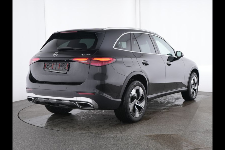 Mercedes-Benz GLC 300 e 4MATIC Plug-In Hybride Trekhaak | Sfeerverlichting | 19 Inch Velgen | Stuur en Stoelverwarming | Memory Voorstoelen. Inclusief 24 maanden MB Certified garantie voor Europa. Mercedes-Benz GLC 300 e 4MATIC Plug-In Hybride Trekhaak | Sfeerverlichting | 19 Inch Velgen | Stuur en Stoelverwarming | Memory Voorstoelen. Inclusief 24 maanden MB Certified garantie voor Europa.