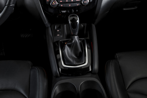 Nissan QASHQAI 1.3 DIG-T Tekna + 160 PK - Automaat | Pano | Adapt. Cruise | Stoel-+Voorruitverw. | Elek. Stoel | PDC | 360 Camera | NAV + App. Connect | ECC | Bose | LM 19" | Trekhaak | Nissan QASHQAI 1.3 DIG-T Tekna + 160 PK - Automaat | Pano | Adapt. Cruise | Stoel-+Voorruitverw. | Elek. Stoel | PDC | 360 Camera | NAV + App. Connect | ECC | Bose | LM 19" | Trekhaak |