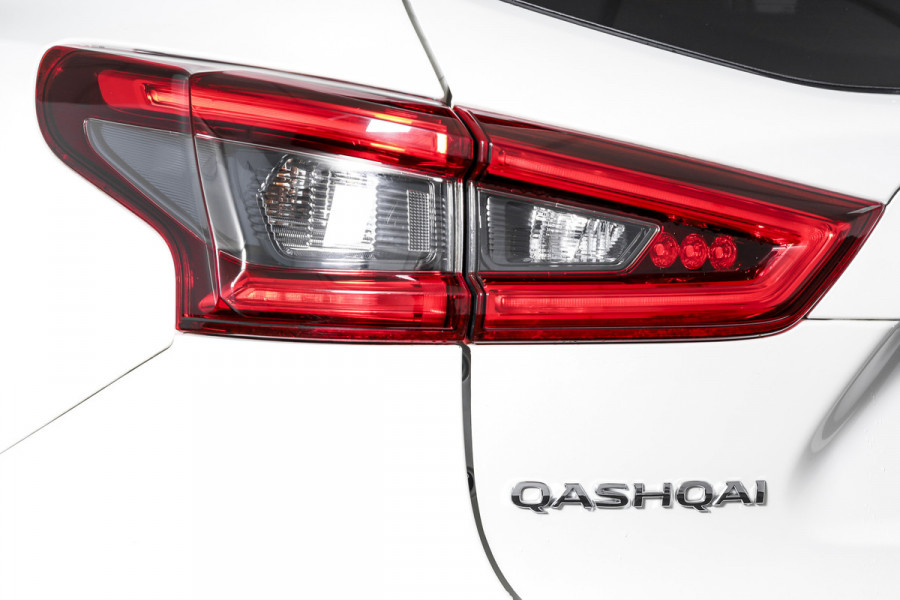 Nissan QASHQAI 1.3 DIG-T Tekna + 160 PK - Automaat | Pano | Adapt. Cruise | Stoel-+Voorruitverw. | Elek. Stoel | PDC | 360 Camera | NAV + App. Connect | ECC | Bose | LM 19" | Trekhaak | Nissan QASHQAI 1.3 DIG-T Tekna + 160 PK - Automaat | Pano | Adapt. Cruise | Stoel-+Voorruitverw. | Elek. Stoel | PDC | 360 Camera | NAV + App. Connect | ECC | Bose | LM 19" | Trekhaak |