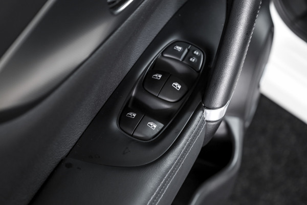 Nissan QASHQAI 1.3 DIG-T Tekna + 160 PK - Automaat | Pano | Adapt. Cruise | Stoel-+Voorruitverw. | Elek. Stoel | PDC | 360 Camera | NAV + App. Connect | ECC | Bose | LM 19" | Trekhaak | Nissan QASHQAI 1.3 DIG-T Tekna + 160 PK - Automaat | Pano | Adapt. Cruise | Stoel-+Voorruitverw. | Elek. Stoel | PDC | 360 Camera | NAV + App. Connect | ECC | Bose | LM 19" | Trekhaak |