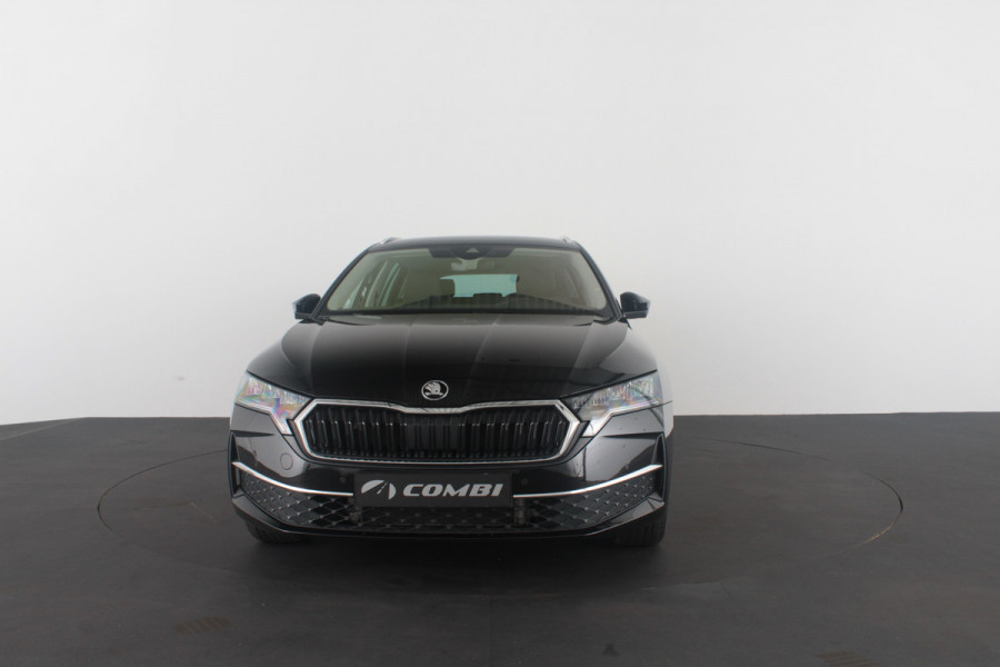 Škoda Octavia Combi 1.5 TSI MHEV Business Edition Plus Trekhaak/Camera/Adapt. Cruise... Škoda Octavia Combi 1.5 TSI MHEV Business Edition Plus Trekhaak/Camera/Adapt. Cruise...