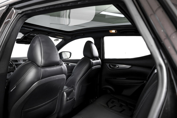 Nissan QASHQAI 1.3 DIG-T Tekna + 140 PK | Pano | Adapt. Cruise | Stoel-+Voorruitverw. | PDC | 360 Camera | NAV + App. Connect | ECC | Bose | LM 19" |
