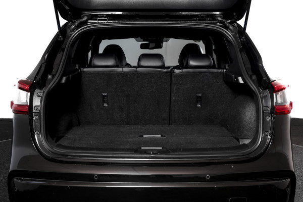 Nissan QASHQAI 1.3 DIG-T Tekna + 140 PK | Pano | Adapt. Cruise | Stoel-+Voorruitverw. | PDC | 360 Camera | NAV + App. Connect | ECC | Bose | LM 19" |