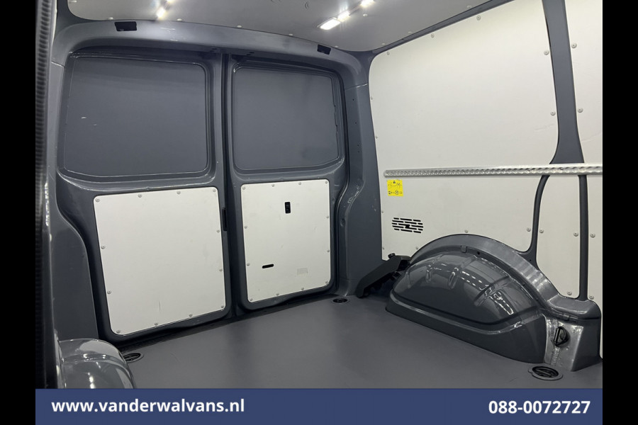 Volkswagen Transporter 2.0 TDI L1H1 Euro6 Airco | Camera | Cruisecontrol | Trekhaak | Sidebars Parkeersensoren Volkswagen Transporter 2.0 TDI L1H1 Euro6 Airco | Camera | Cruisecontrol | Trekhaak | Sidebars Parkeersensoren