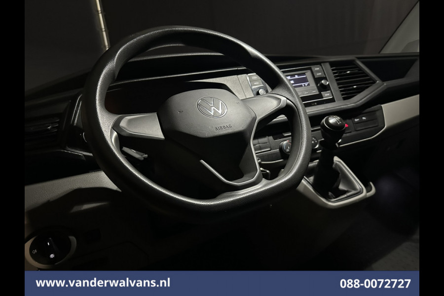 Volkswagen Transporter 2.0 TDI L1H1 Euro6 Airco | Camera | Cruisecontrol | Trekhaak | Sidebars Parkeersensoren Volkswagen Transporter 2.0 TDI L1H1 Euro6 Airco | Camera | Cruisecontrol | Trekhaak | Sidebars Parkeersensoren