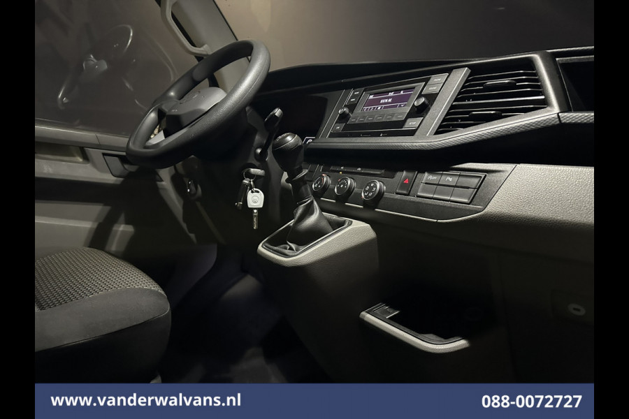 Volkswagen Transporter 2.0 TDI L1H1 Euro6 Airco | Camera | Cruisecontrol | Trekhaak | Sidebars Parkeersensoren Volkswagen Transporter 2.0 TDI L1H1 Euro6 Airco | Camera | Cruisecontrol | Trekhaak | Sidebars Parkeersensoren