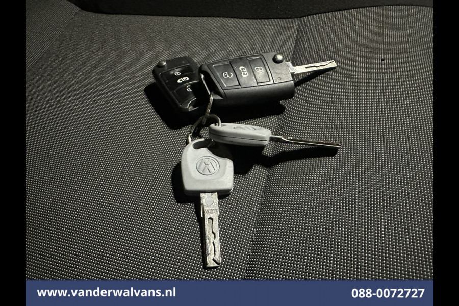 Volkswagen Transporter 2.0 TDI L1H1 Euro6 Airco | Camera | Cruisecontrol | Trekhaak | Sidebars Parkeersensoren Volkswagen Transporter 2.0 TDI L1H1 Euro6 Airco | Camera | Cruisecontrol | Trekhaak | Sidebars Parkeersensoren