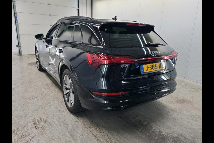 Audi e-tron 50 quattro Business edition 71 kWh Navigatie Apple Carplay/Android Auto Camera Parkeersensoren Adaptive Cruise Control Full LED  Lichtmetalen velgen Climate Control Audi e-tron 50 quattro Business edition 71 kWh Navigatie Apple Carplay/Android Auto Camera Parkeersensoren Adaptive Cruise Control Full LED  Lichtmetalen velgen Climate Control