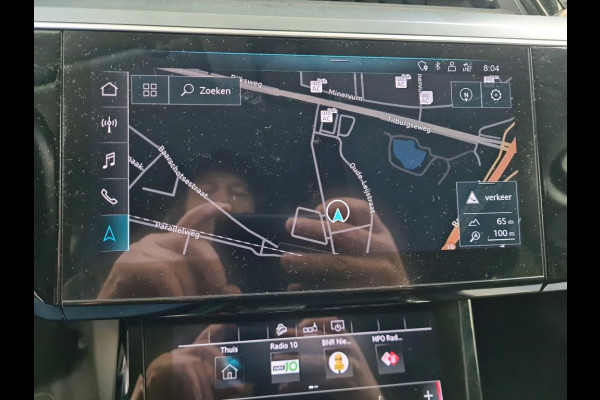 Audi e-tron 50 quattro Business edition 71 kWh Navigatie Apple Carplay/Android Auto Camera Parkeersensoren Adaptive Cruise Control Full LED  Lichtmetalen velgen Climate Control Audi e-tron 50 quattro Business edition 71 kWh Navigatie Apple Carplay/Android Auto Camera Parkeersensoren Adaptive Cruise Control Full LED  Lichtmetalen velgen Climate Control